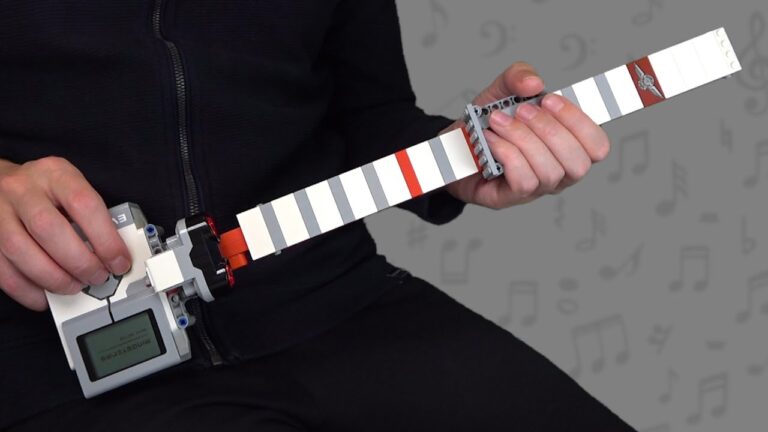 Lego Grooves: Mini Guitar Rocks!